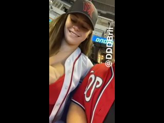 girl trying to hold back her moans... | porn in public | public porn | outdoor porn |silent moan 18 had some fun during