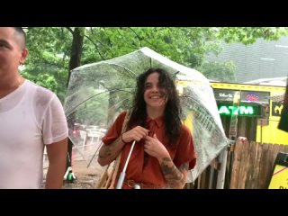girl trying to hold back her moans... | porn in public | public porn | outdoor porn | silent moan 18